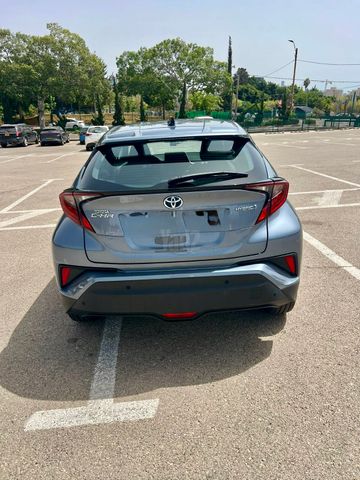 מודעת רכב טויוטה C-HR
