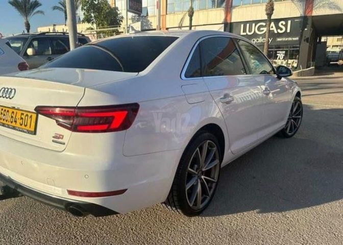 מודעת רכב אאודי A4