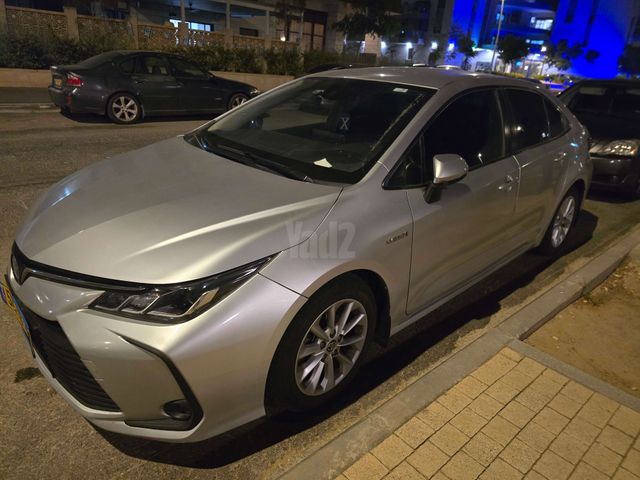 מודעת רכב טויוטה קורולה