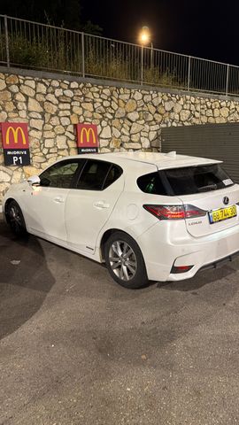 מודעת רכב לקסוס CT