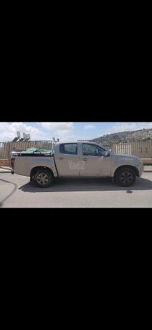 מודעת רכב איסוזו די-מקס
