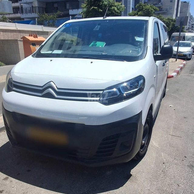 מודעת רכב סיטרואן ג'אמפי
