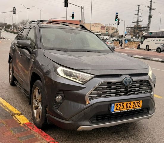 מודעת רכב טויוטה RAV4