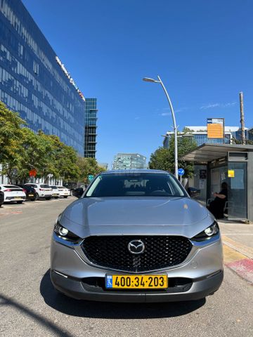 מודעת רכב מאזדה CX-30