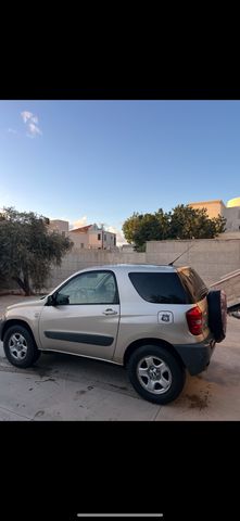 מודעת רכב טויוטה RAV4