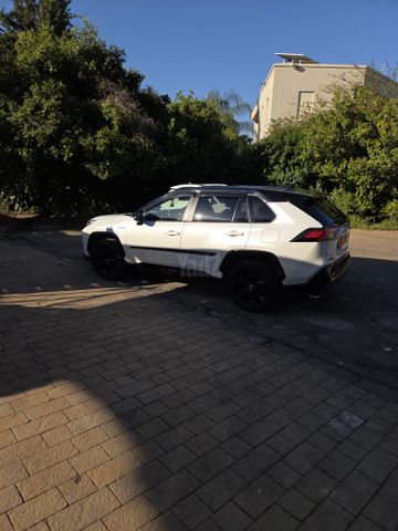 מודעת רכב טויוטה RAV4