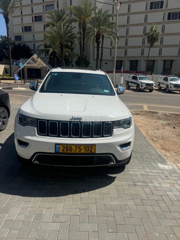 מודעת רכב ג'יפ גרנד צ'ירוקי