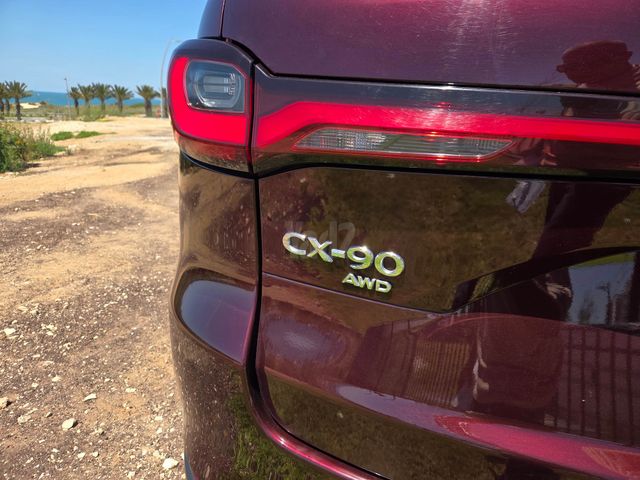 מודעת רכב מאזדה CX-90