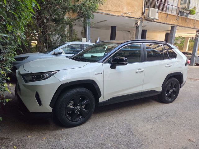 מודעת רכב טויוטה RAV4
