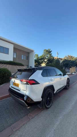 מודעת רכב טויוטה RAV4