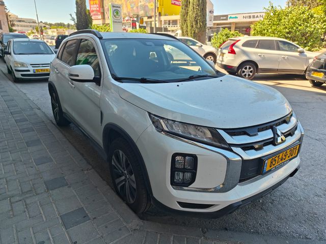 מודעת רכב מיצובישי ASX