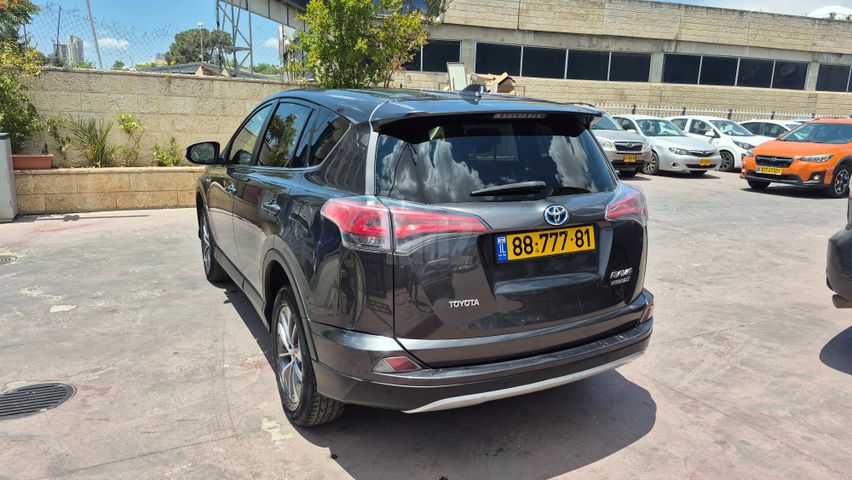 מודעת רכב טויוטה RAV4 2