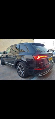 מודעת רכב אאודי Q7