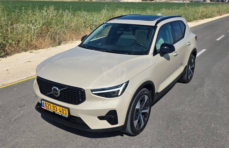 מודעת רכב וולוו XC40
