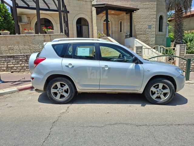 מודעת רכב טויוטה RAV4