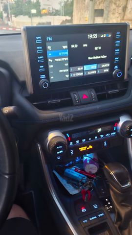 מודעת רכב טויוטה RAV4