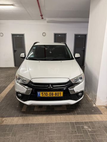 מודעת רכב מיצובישי ASX