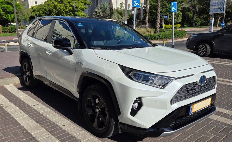 מודעת רכב טויוטה RAV4