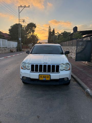 מודעת רכב ג'יפ גרנד צ'ירוקי