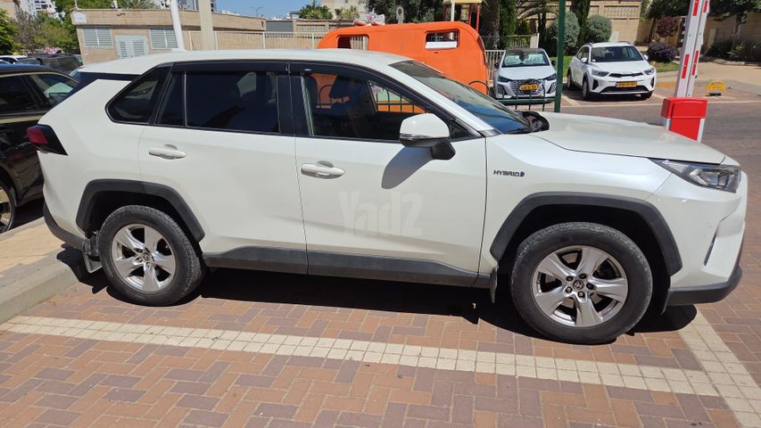 מודעת רכב טויוטה RAV4