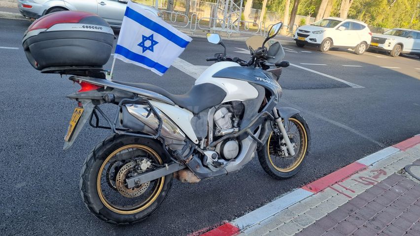 מודעת רכב הונדה טרנסאלפ 700