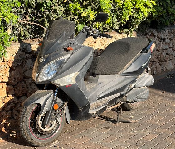 מודעת רכב סאן יאנג ג'וי מקס ספורט 125