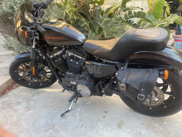 מודעת רכב הרלי דיווידסון איירון 883