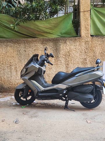 מודעת רכב קימקו דאון-טאון 350
