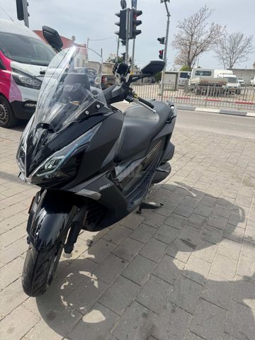 מודעת רכב קימקו דאון-טאון 350