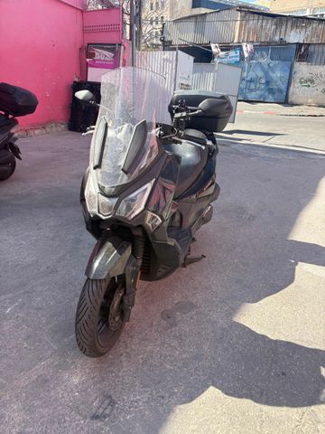 מודעת רכב סאן יאנג ג'וירייד 300 16