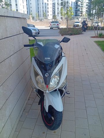 מודעת רכב סאן יאנג ג'וי-מקס 250
