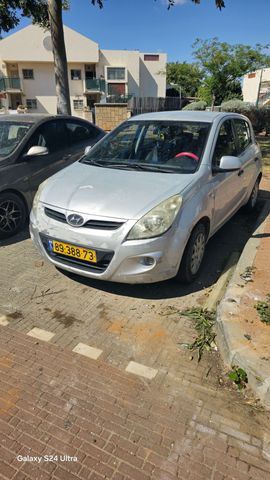 מודעת רכב יונדאי i20