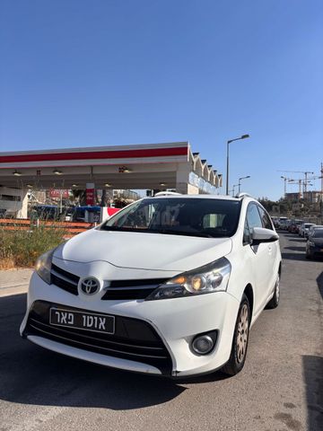 מודעת רכב טויוטה ורסו