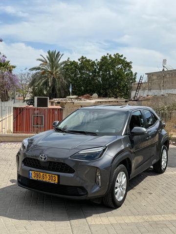 מודעת רכב טויוטה יאריס קרוס