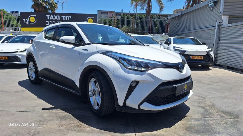 מודעת רכב טויוטה C-HR