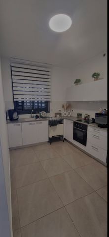 גאולה כהן 1