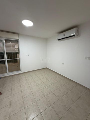 בר ניסן 24