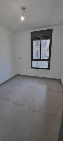אהרון רבינוביץ' 27