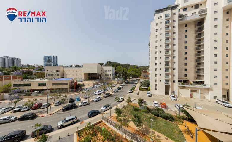 עזר וייצמן 