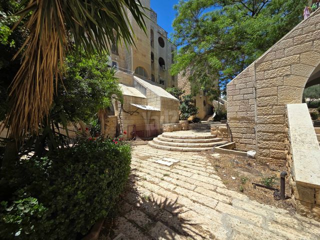 דירה למכירה בירושלים (תיווך) — 3