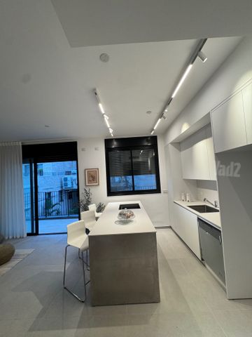 דירה למכירה בתל אביב יפו (תיווך) — 2