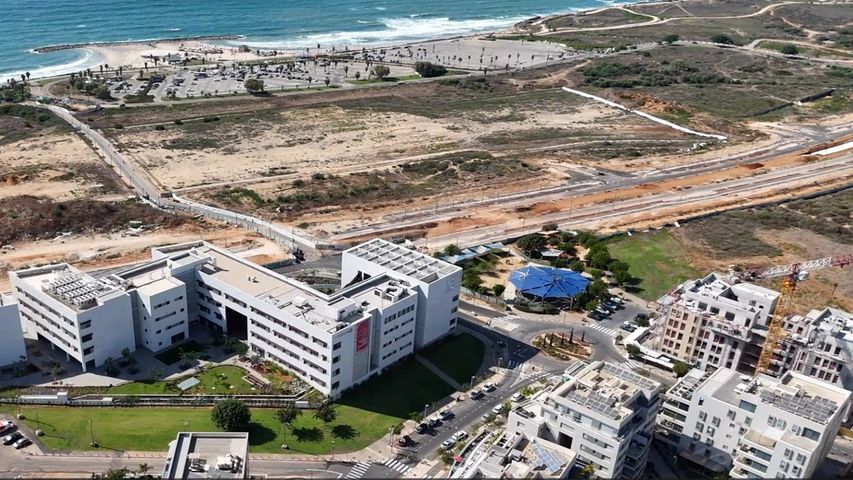 הגוש הגדול, רמת אביב החדשה, נופי ים