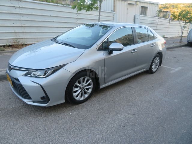 מודעת רכב טויוטה קורולה