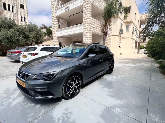 מודעת רכב סיאט לאון