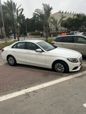 מודעת רכב מרצדס-בנץ C-class