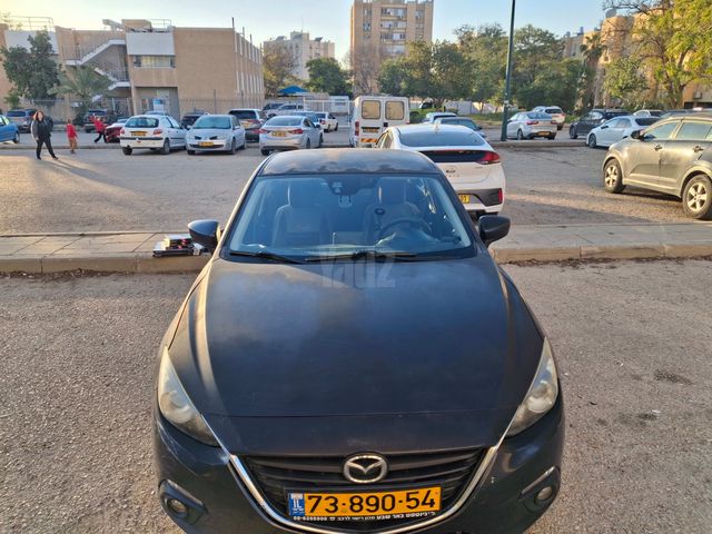 מודעת רכב מאזדה 3