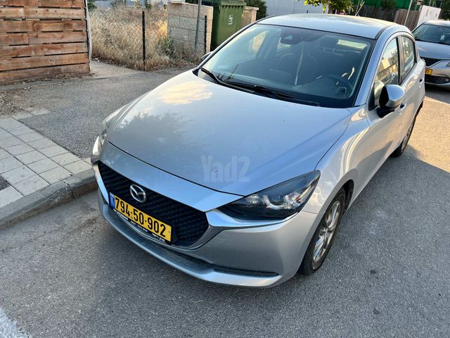 מודעת רכב מאזדה 2