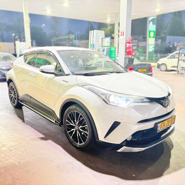 מודעת רכב טויוטה C-HR