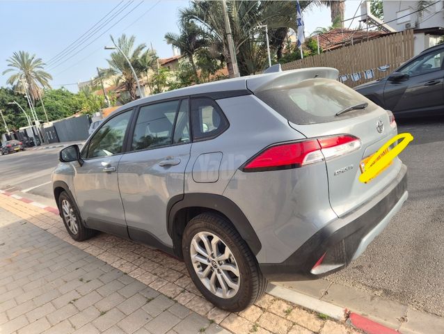 מודעת רכב טויוטה קורולה קרוס
