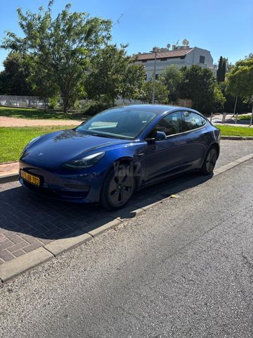 מודעת רכב טסלה מודל 3